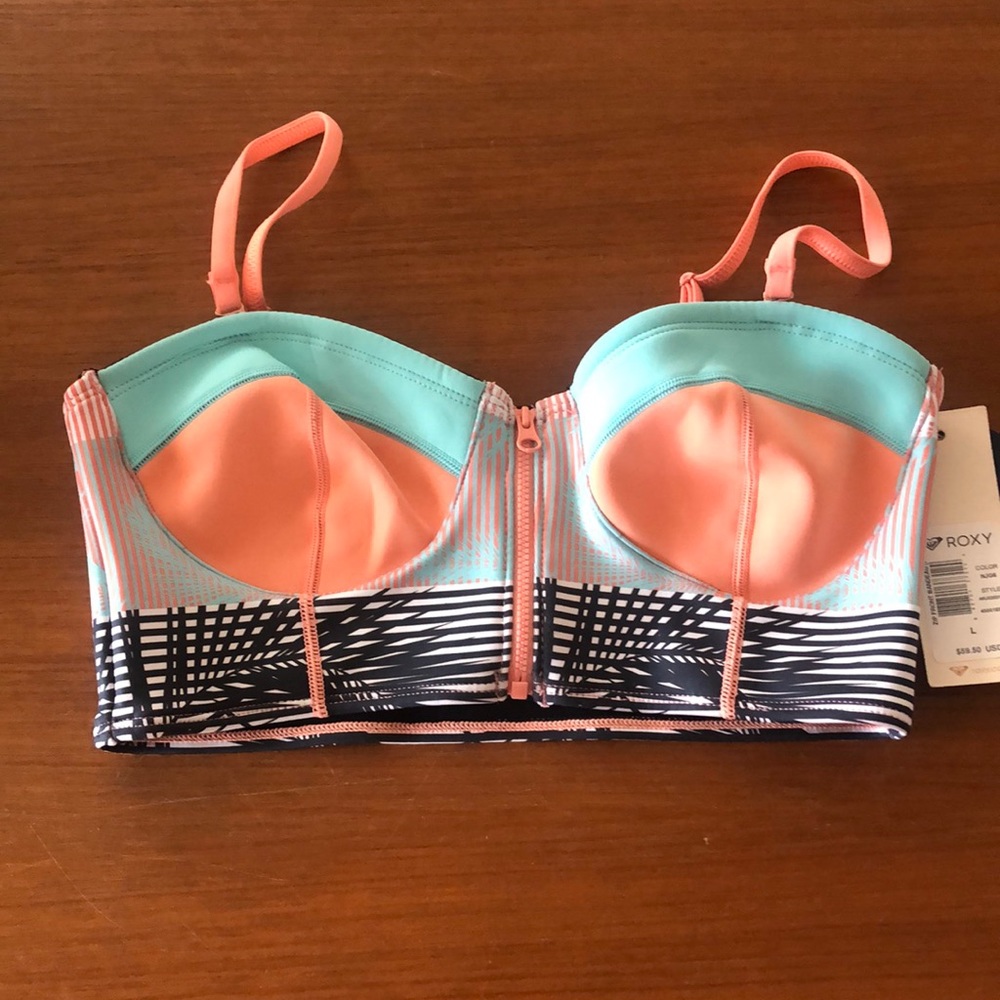 Roxy bikini top zip front NWT Large